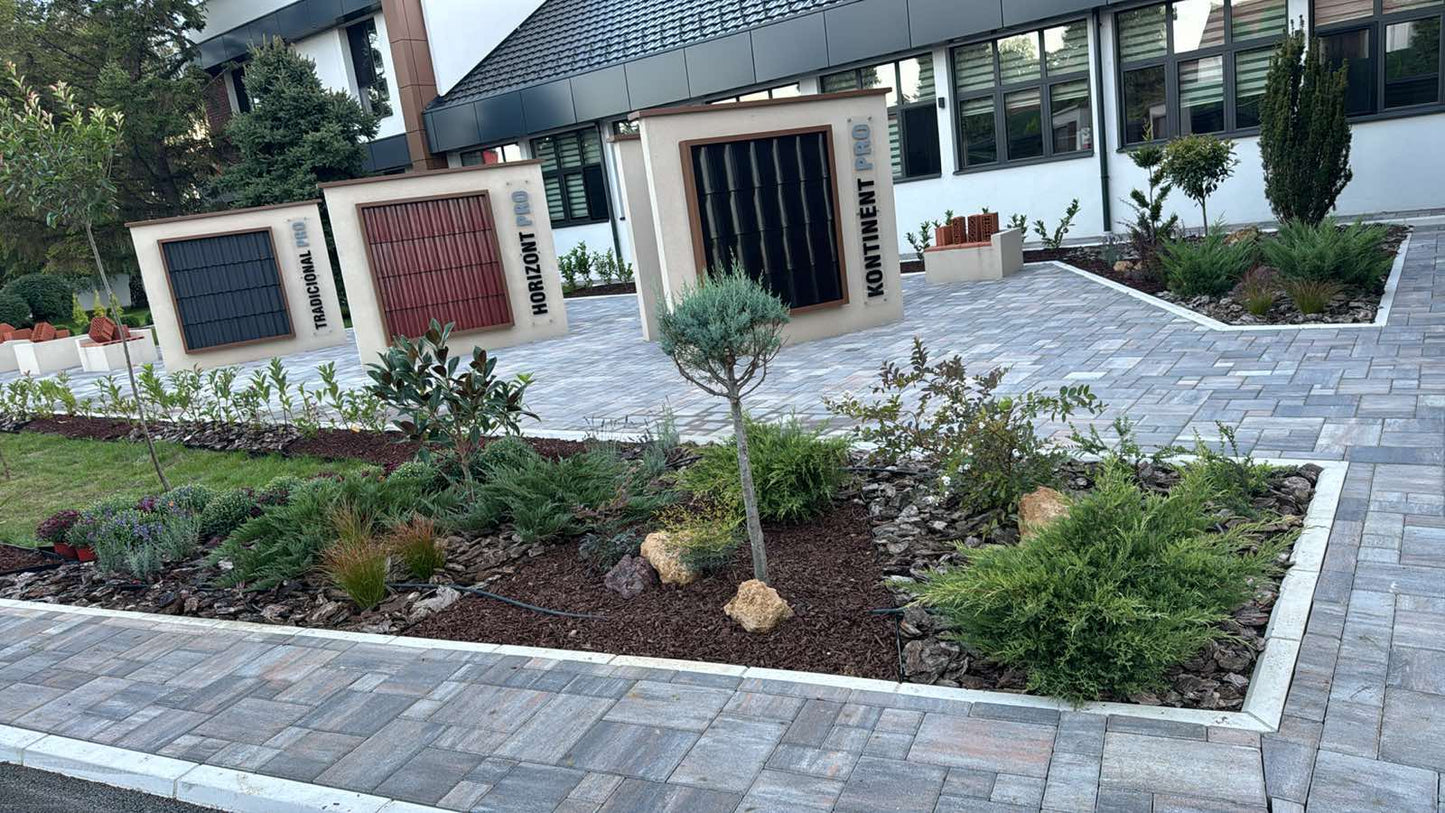 Graničnik za travu sa klinovima